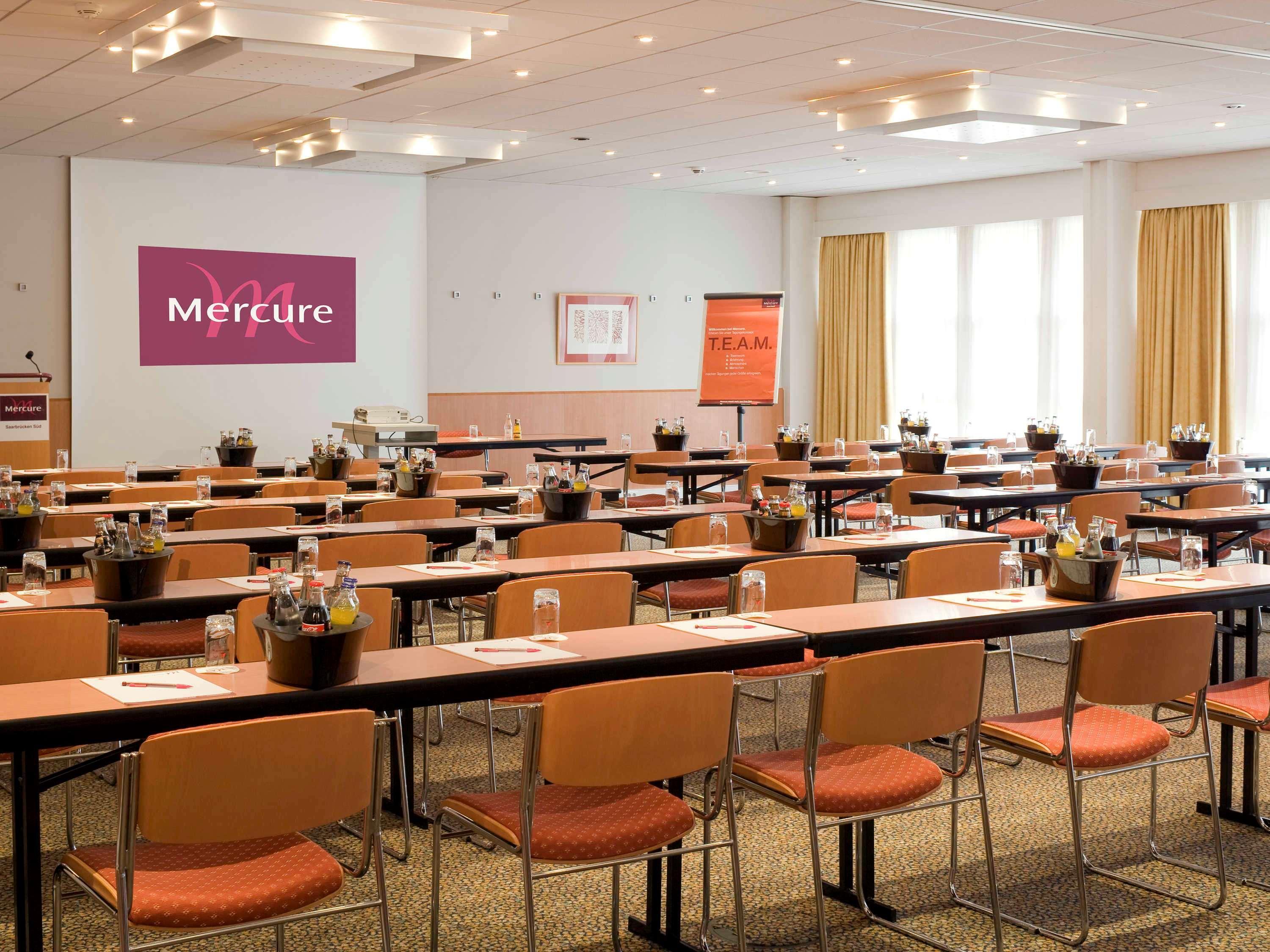 Mercure Hotel Saarbruecken Sued Bagian luar foto
